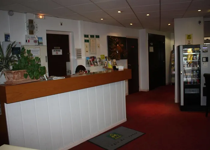 Saint Andre Gare Sncf ホテル 2*